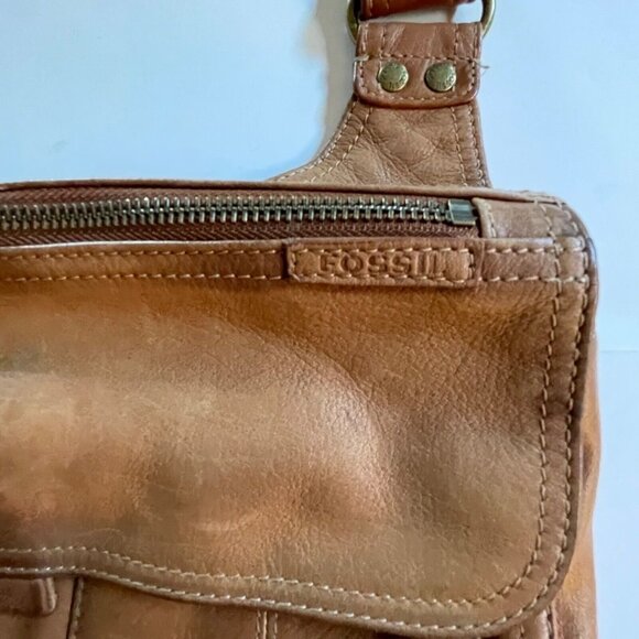 Fossil Tan Leather Crossbody Shoulder Bag With Adjustable Strap & Front Pockets - Picture 2 of 12